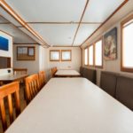Indoor Essbereich Tauchsafariboot MV Argo