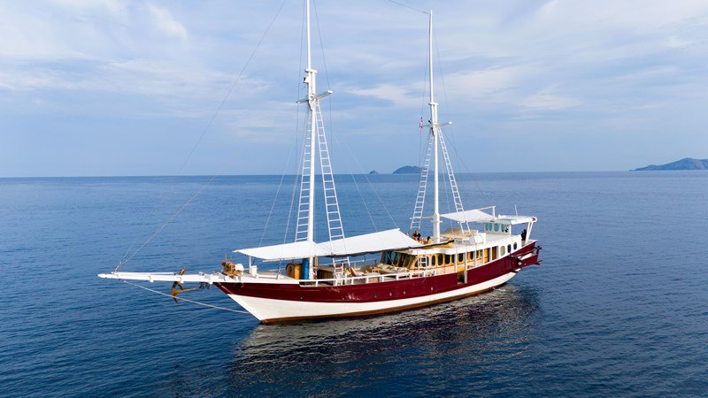 titelbild-eco-pro-duyung-baru Schrägansicht Safariyacht Eco Pro Duyung Baru