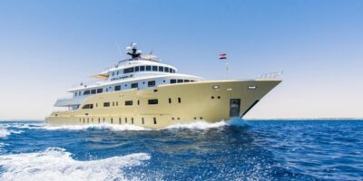 Wellen Safarischiff Golden Dolphin 4