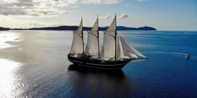 Blaues Meer Tauchboot Dewi Nusantara