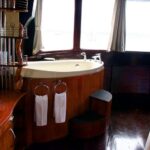 Master Suite Badewanne Safariboot Dewi Nusantara