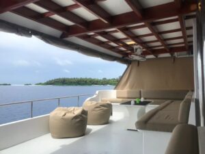 Schattendeck Tauchschiff Amba