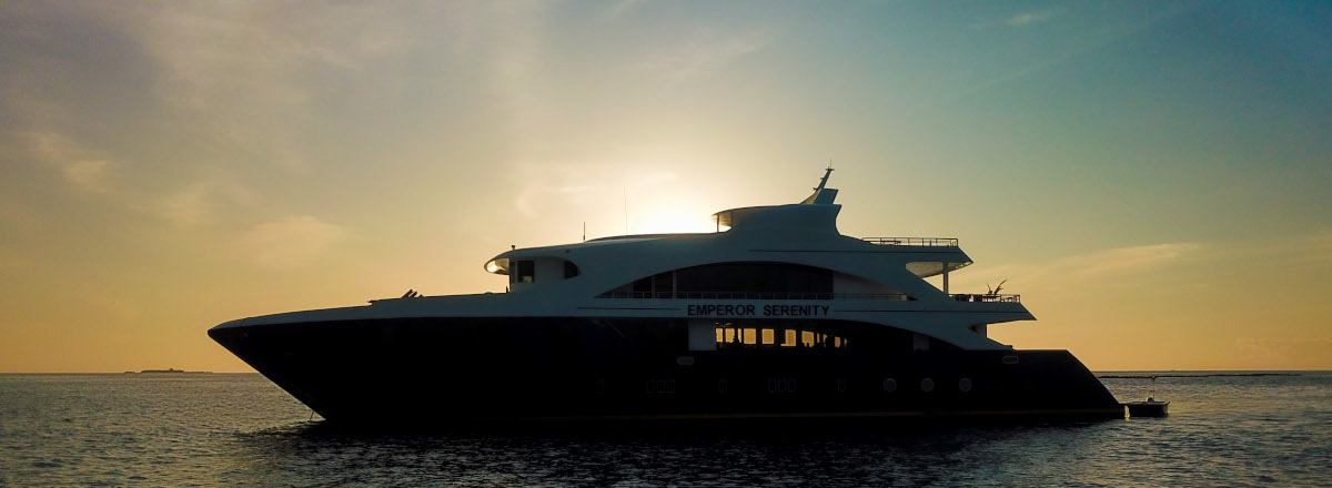 Sonnenuntergang Tauchschiff Emperor Serenity