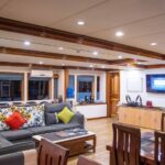 TV Saloon Tauchyacht Emperor Virgo