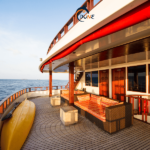 Sonnendeck Safariyacht Theia