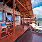 Balkon Premium Bungalow Hausriff Unterkunft Papua Paradise