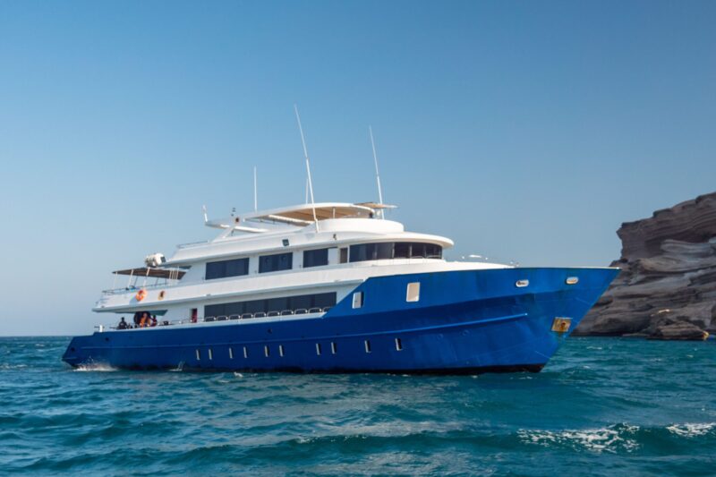 Titelbild Tauchsafariyacht Oman Explorer