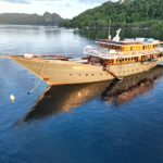 Vorderseite Tauchyacht Emperor Harmoni