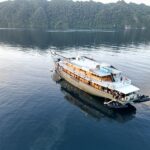 Schrägansicht Tauchsafariyacht Emperor Harmoni