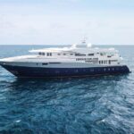 Seitliche Ansicht Tauchyacht Emperor Explorer