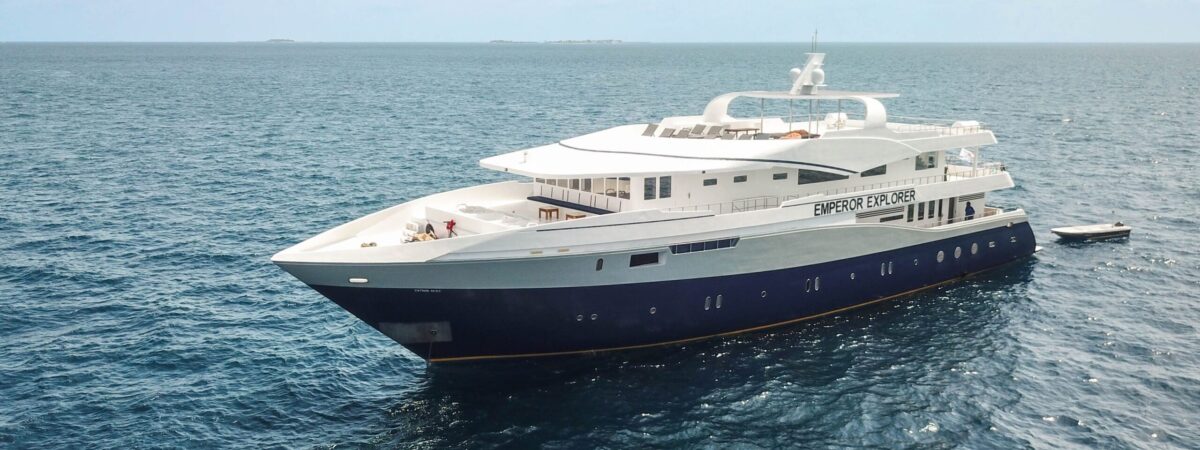 titelbild©B.McAteer-emperor-explorer Schrägansicht Tauchsafariyacht Emperor Explorer