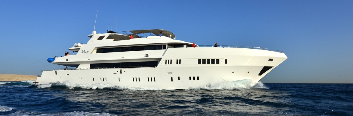 titelbild-blue Titelbild Tauchsafariyacht Blue