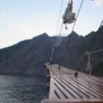 Bergrelief Safariyacht Carpe Diem Phinisi