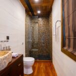 Dolphin Suite Bad Safariboot Scubaspa ZEN