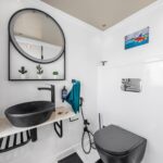 Bad Kabine 1 Safariboot Alia Soul