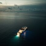 Nacht Fernansicht Tauchyacht White Pearl