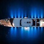 Draufsicht Nacht Tauchyacht Black Pearl