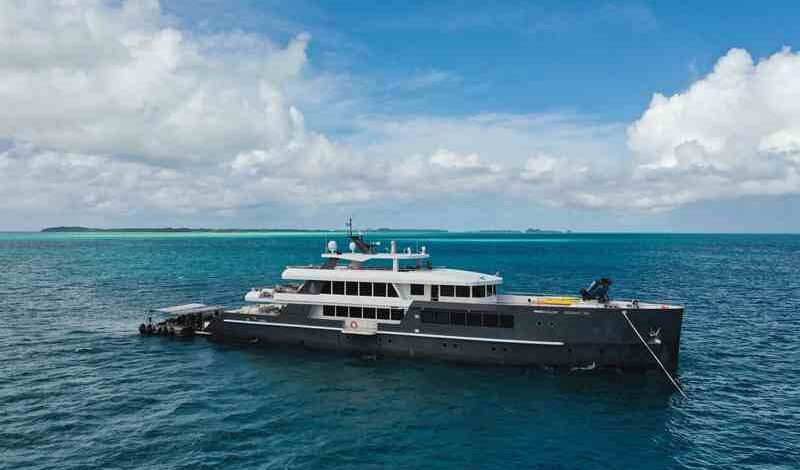 schwarzes-schiff-black-pearl Rechte Seite Safarischiff Black Pearl