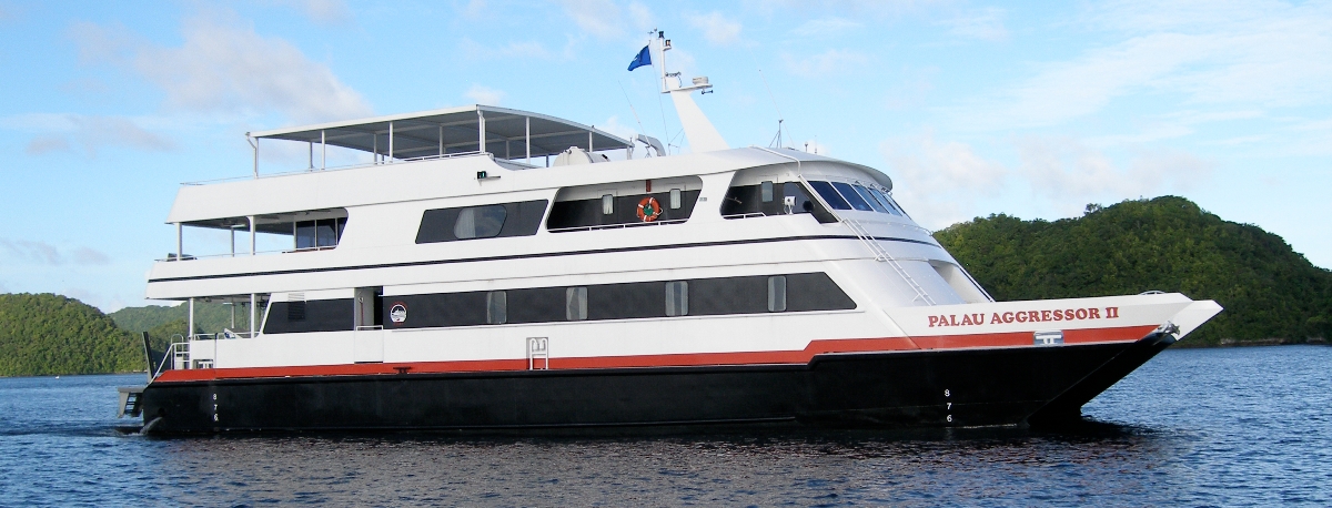 OLYMPUS DIGITAL CAMERA Titelbild Tauchyacht Palau Aggressor II