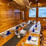 Esstisch Tauchsafariyacht Komodo Aggressor