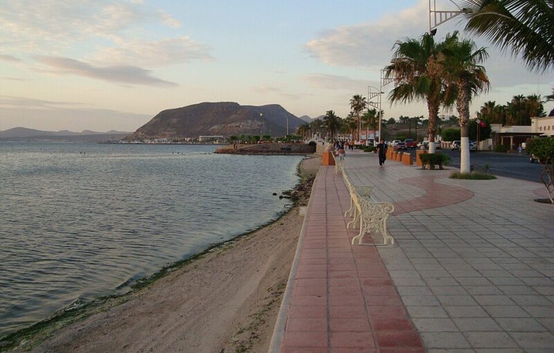 malecon-la-paz-CC-BY-SA 3.0-maria-de-los-angeles… Malecon La Paz Mexiko