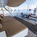 Outdoor Lounge Safariboot Komodo Aggressor