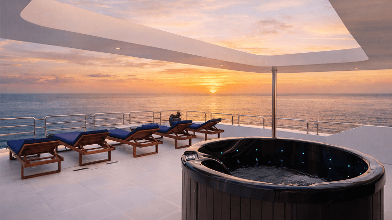 jacuzzi-black-manta