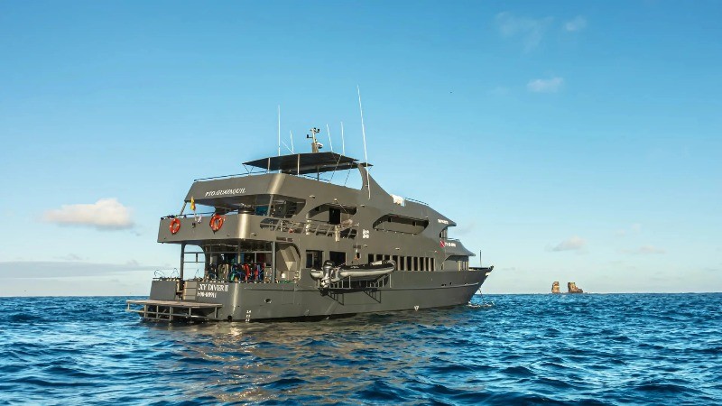 rückansicht-galaxy-diver-2 Tauchsafariyacht Galaxy Diver 2