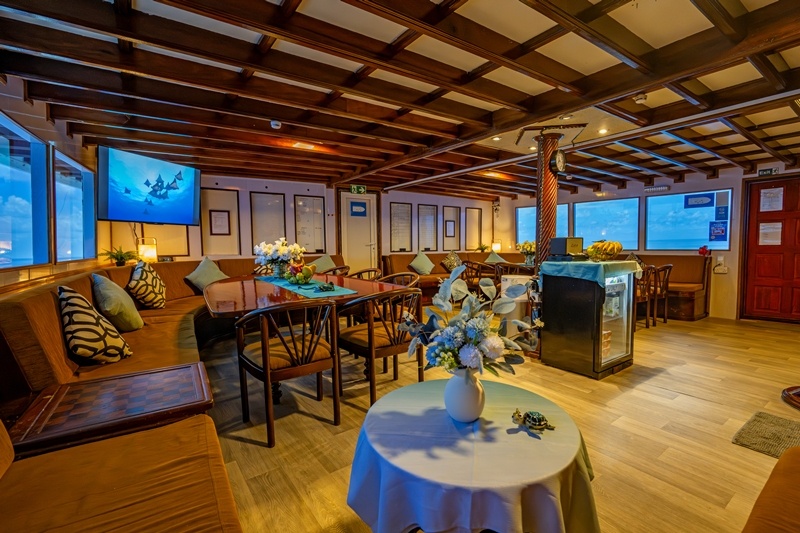 restaurant-salon-amba Restaurant Tauchyacht Amba