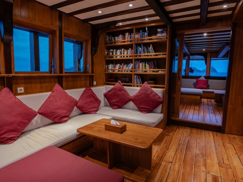 salon-amira Salon Liveaboard Amira